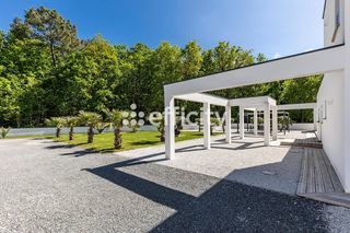  Maison � vendre 10 pi�ces 340 m�