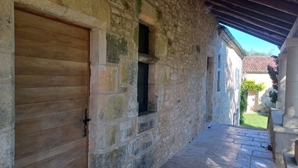 � vendre  Propri�t�/ch�teau P�rigueux (24000)