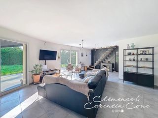  Maison � vendre 8 pi�ces 210 m�