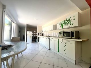  Maison � vendre 9 pi�ces 240 m�