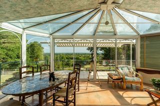  Propri�t�/ch�teau � vendre 10 pi�ces 387 m�