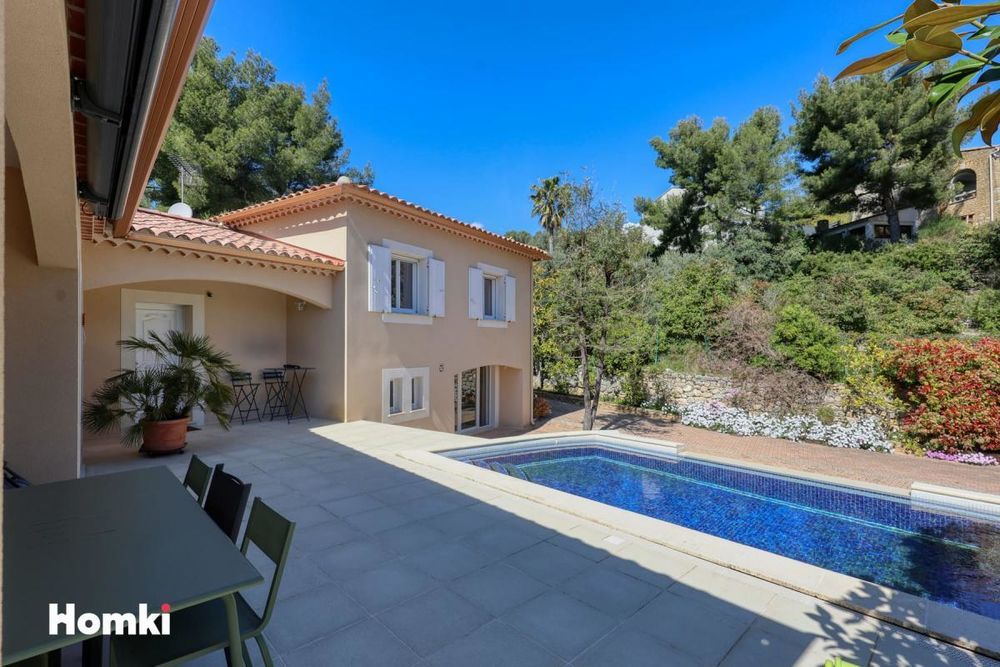 � vendre  Villa La Cadi�re-d'Azur (83740)