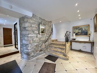  Propri�t�/ch�teau � vendre 6 pi�ces 270 m�