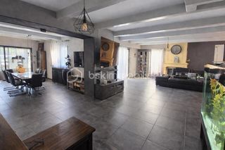  Maison � vendre 10 pi�ces 225 m�