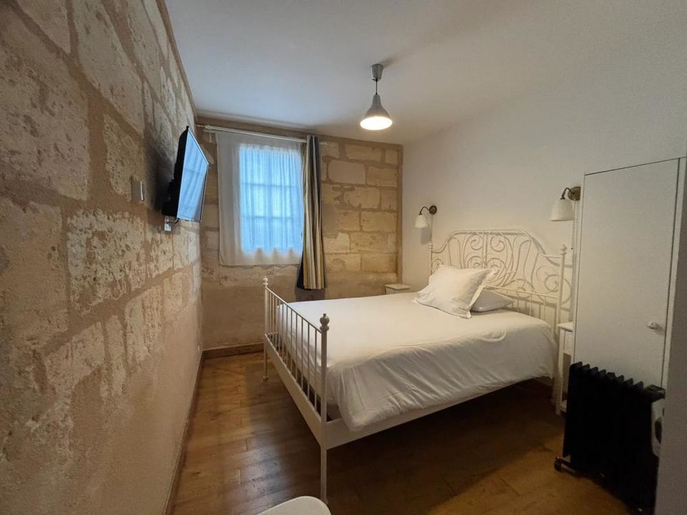 � vendre  Propri�t�/ch�teau Ambar�s-et-Lagrave (33440)