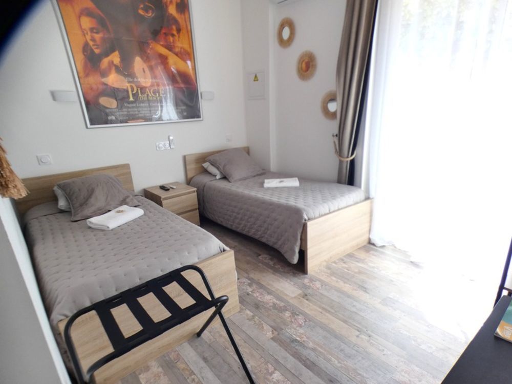 � vendre  Propri�t�/ch�teau Vias (34450)