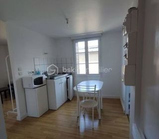  Immeuble � vendre 12 pi�ces 330 m�