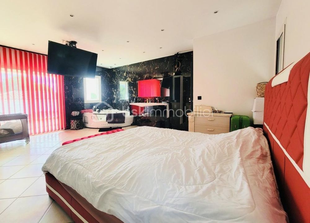 � vendre  Villa La Cadi�re-d'Azur (83740)