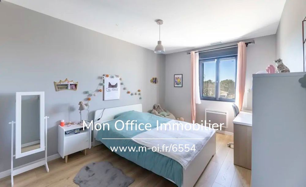 � vendre  Maison �guilles (13510)