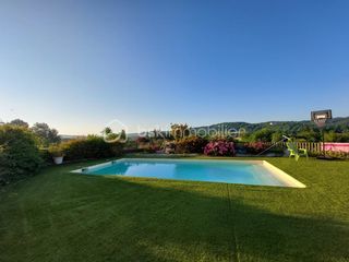  Villa � vendre 7 pi�ces 210 m�