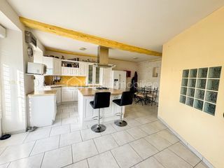  Maison � vendre 6 pi�ces 214 m�