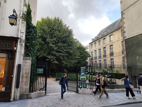 Local/bureau &agrave; vendre PARIS 3EME ARRONDISSEMENT (75) 899000 75003 Paris 3eme arrondissement