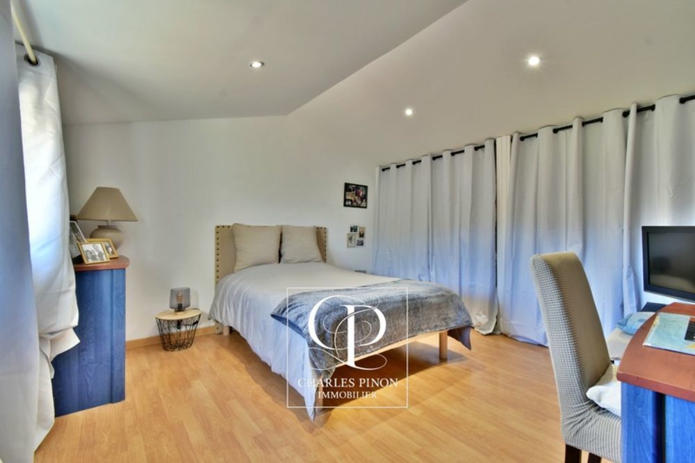 � vendre  Villa Bouc-Bel-Air (13320)