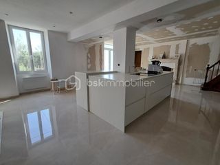  Propri�t�/ch�teau � vendre 12 pi�ces 300 m�