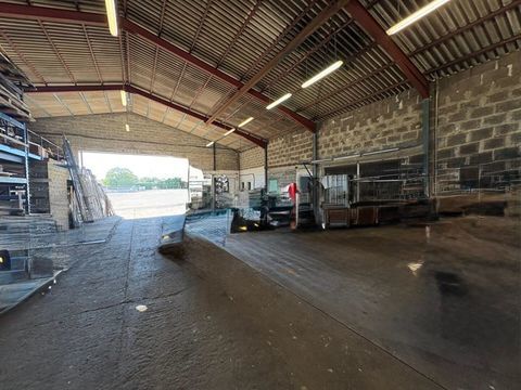 SECTEUR PONS - LOCAL D'ACTIVITE 775 m² 249990 17800 Pons