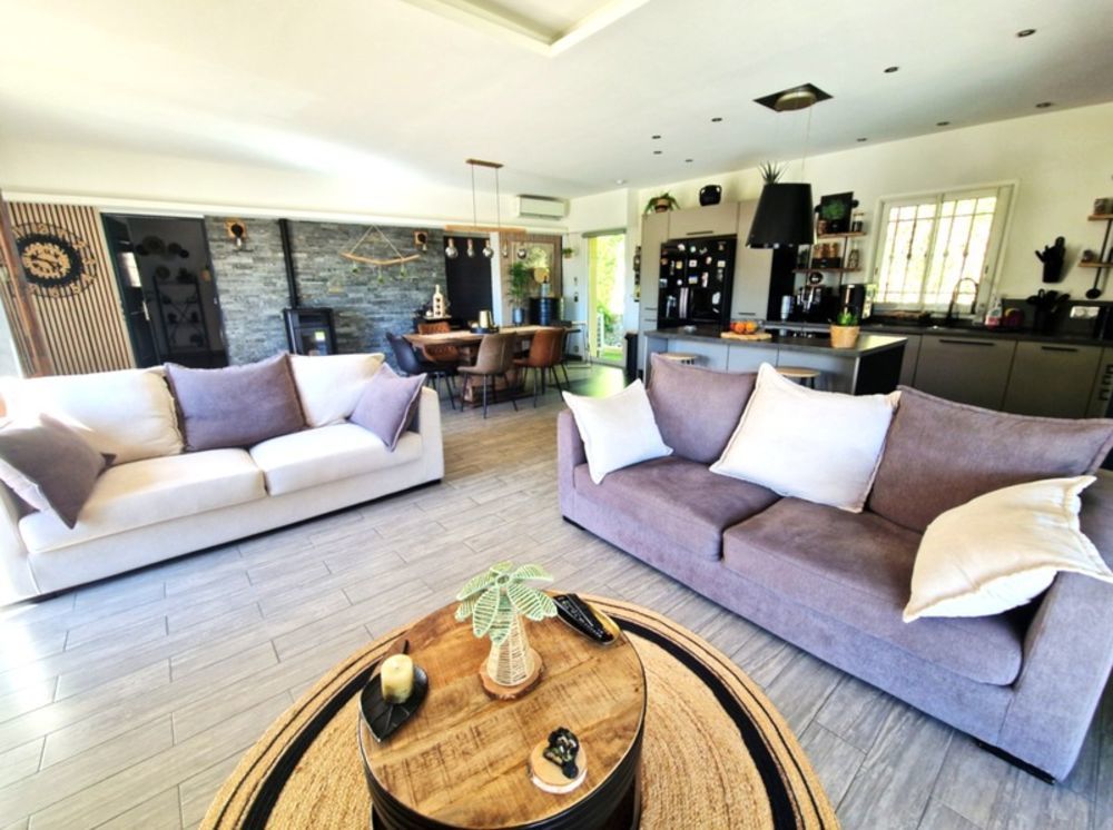 � vendre  Villa La Roquette-sur-Var (06670)
