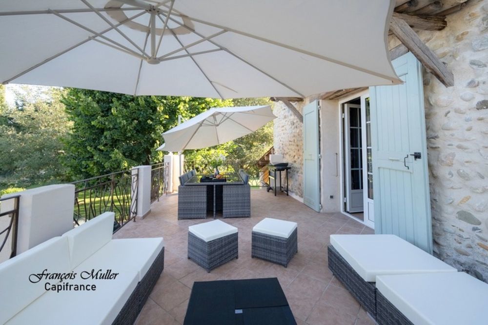 � vendre  Propri�t�/ch�teau Les M�es (04190)