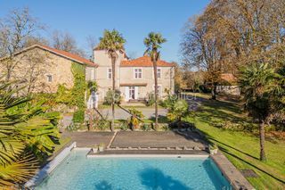  Propri�t�/ch�teau � vendre 15 + pi�ces 880 m�