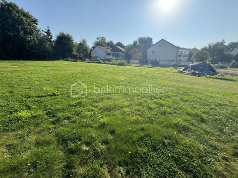 TERRAIN CONSTRUCTIBLE D'ENVIRON 650M2 210000 35235 Thorigne fouillard