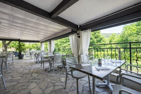 Commerces/Negoce 130000 06530 Cabris