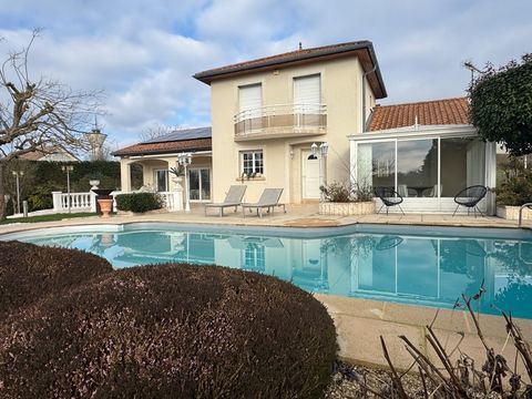   VILLA AVEC PISCINE A BAUDONVILLIERS Maison - 7 pi�ce(s) - 142 m�