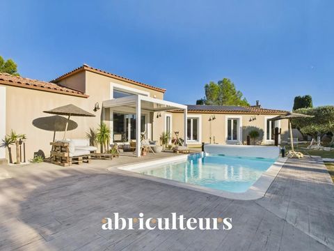   Rare : Villa Familiale sur Vaste Terrain de 1083 m� avec Piscine Maison - 5 pi�ce(s) - 139 m�