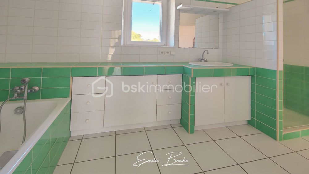 � vendre  Maison Mont�limar (26200)