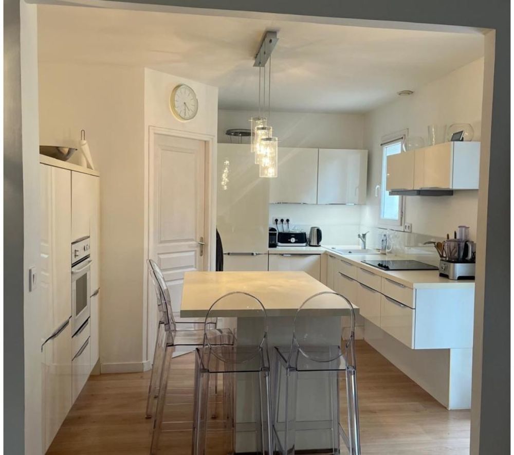 � vendre  Maison M�ze (34140)