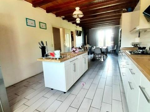   Maison 9 pi�ces 202 m� + terrain attenant 16081 m� Maison - 7 pi�ce(s) - 202 m�