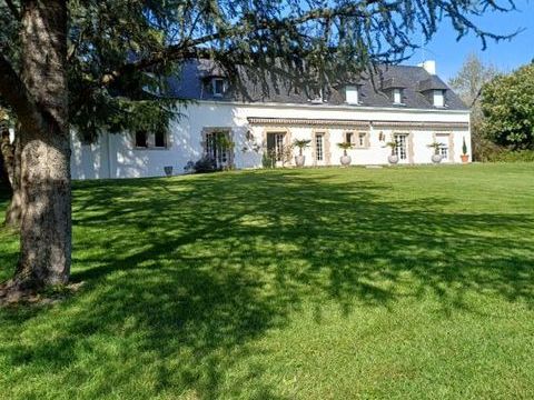   Propri�t�  dans un parc arbor� de 2 ha Propri�t�/ch�teau - 8 pi�ce(s) - 320 m�