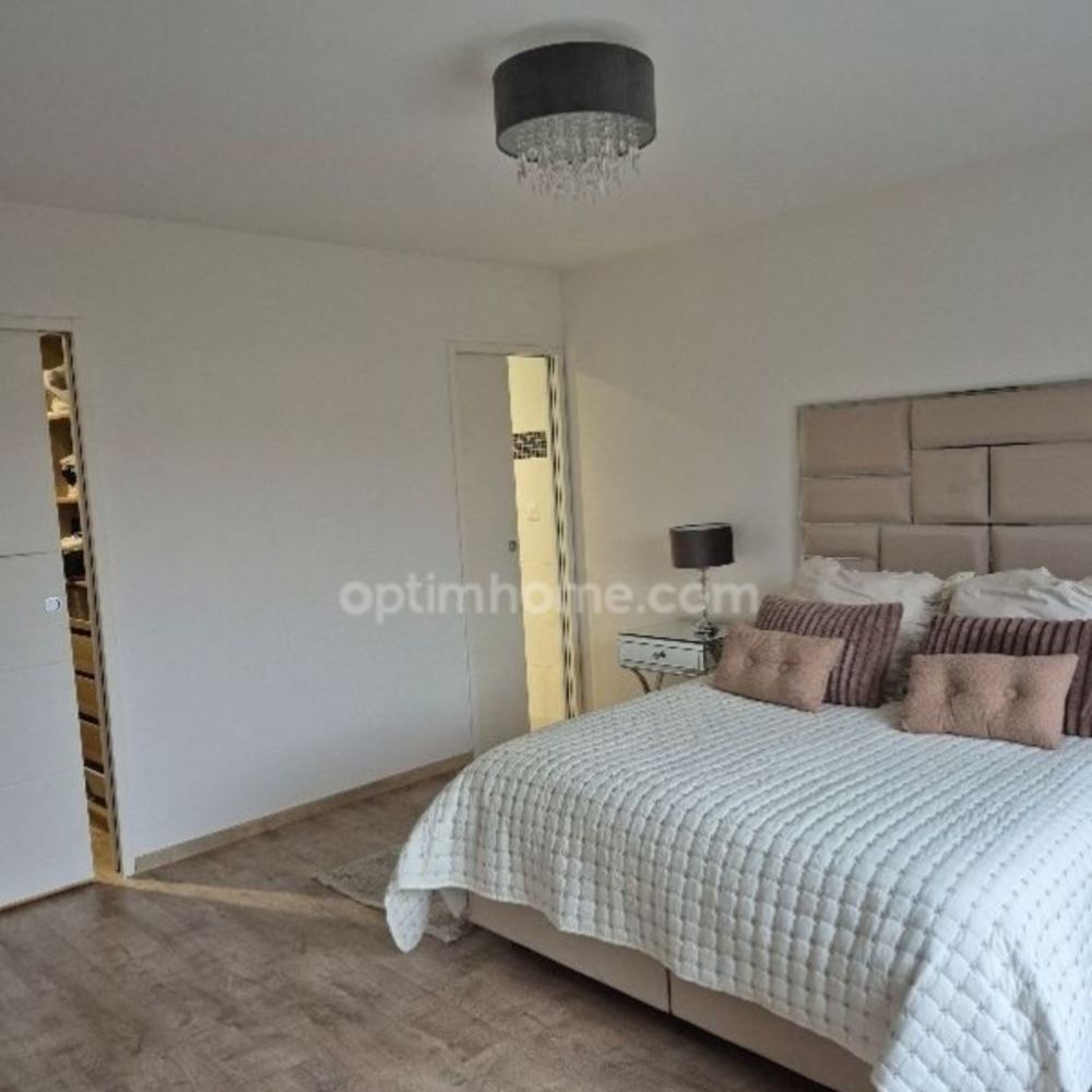 � vendre  Maison Bourgbarr� (35230)