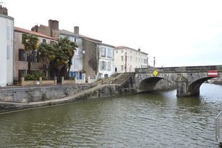  Immeuble � vendre 6 pi�ces 300 m�