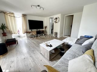  Immeuble � vendre 10 pi�ces 220 m�