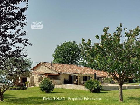   Long�re en pierre 5 pi�ce(s), 3 chambres - 1 bureau- 160 m� - Garages - Piscine -Jardin -Vue Maison - 5 pi�ce(s) - 160 m�