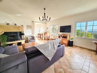  Maison � vendre 6 pi�ces 250 m�