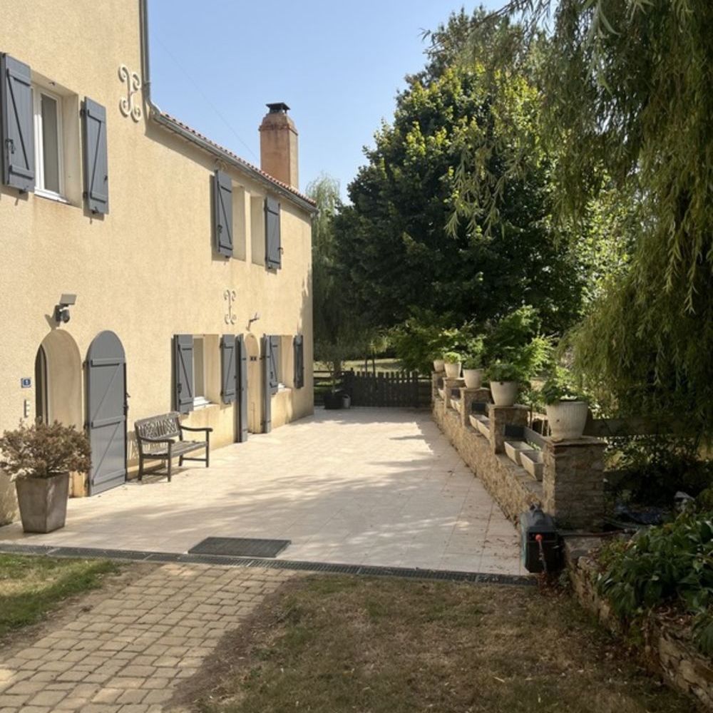 � vendre  Propri�t�/ch�teau Rocheservi�re (85620)