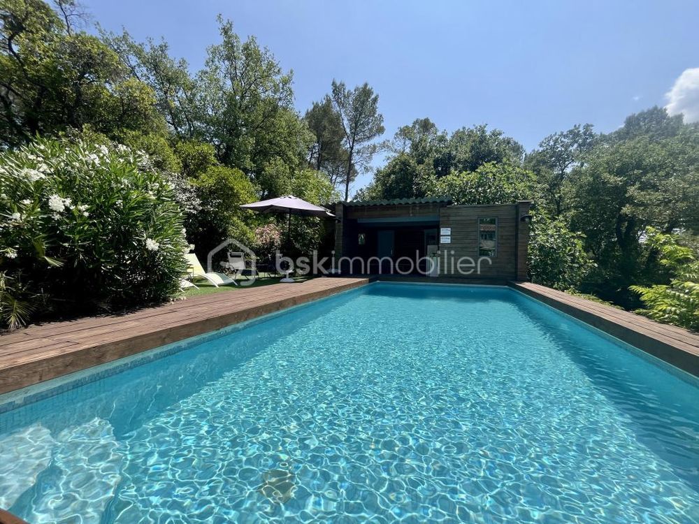 � vendre  Maison Saint-Paul-en-For�t (83440)