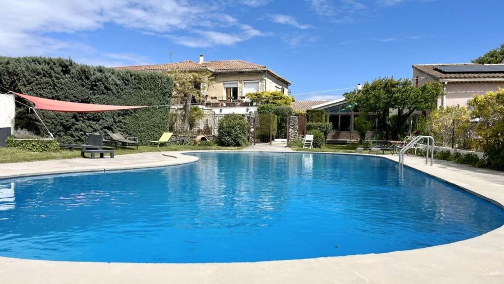 � vendre  Villa Saumane-de-Vaucluse (84800)