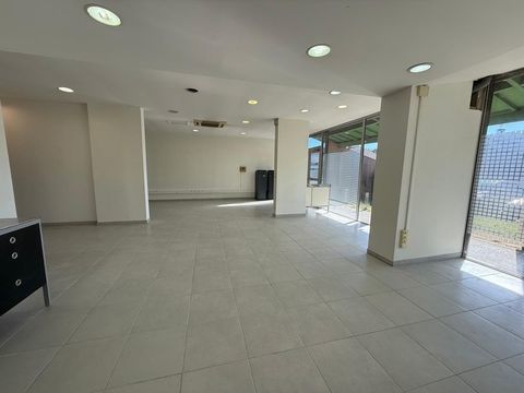 LOCAL PROFESSIONNEL DE 153 M2 ST JEAN 330000 31240 Saint jean