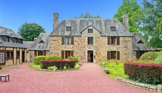  Propri�t�/ch�teau � vendre 15 + pi�ces 1359 m�