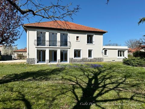   Maison de notable P8 enti�rement r�nov�e avec grand jardin � ENNEZAT : la maison Bleue Maison - 7 pi�ce(s) - 235 m�