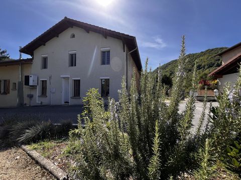   Maison Maison - 5 pi�ce(s) - 137 m�