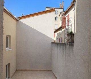  Immeuble � vendre 10 pi�ces 209 m�