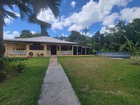   A vendre Villa T4 sur 2000 m� de terrain - La Chaumi�re - MATOURY Maison - 4 pi�ce(s) - 180 m�