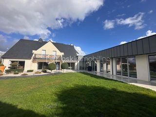  Maison � vendre 8 pi�ces 305 m�