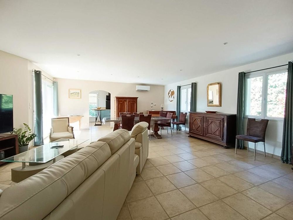 � vendre  Villa Fontvieille (13990)