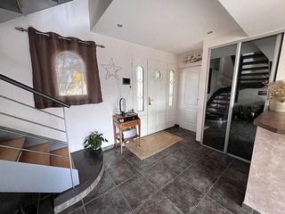  Maison � vendre 8 pi�ces 195 m�