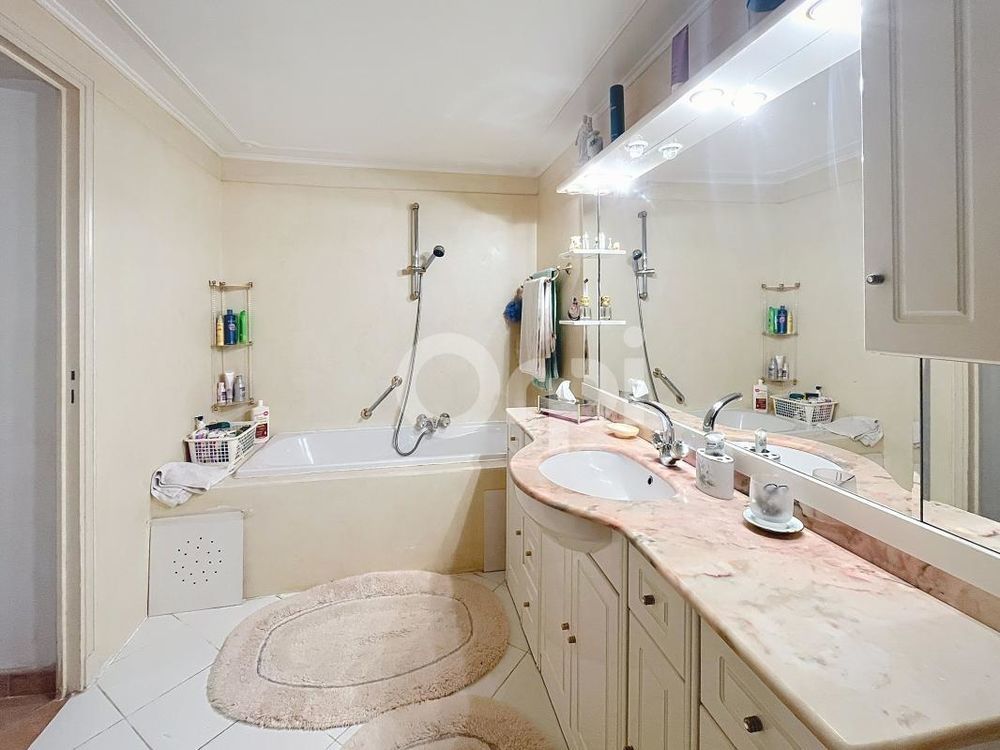 � vendre  Appartement Antibes (06600)