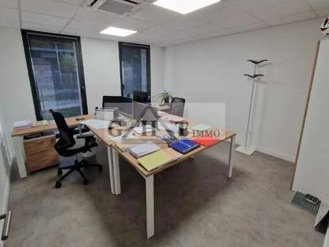 710 M&sup2; ENTREPOT BUREAUX A FONTENAY SOUS BOIS 1100000 94120 Fontenay sous bois