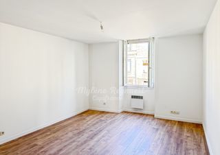  Immeuble � vendre 14 pi�ces 318 m�